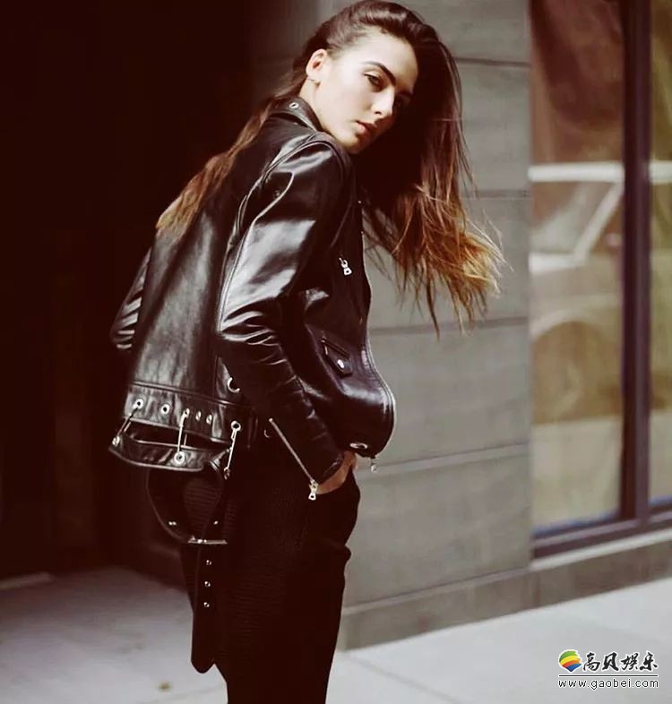 本次为大家介绍因为一张照片爆红世界杯的哥伦比亚名模danielabotero