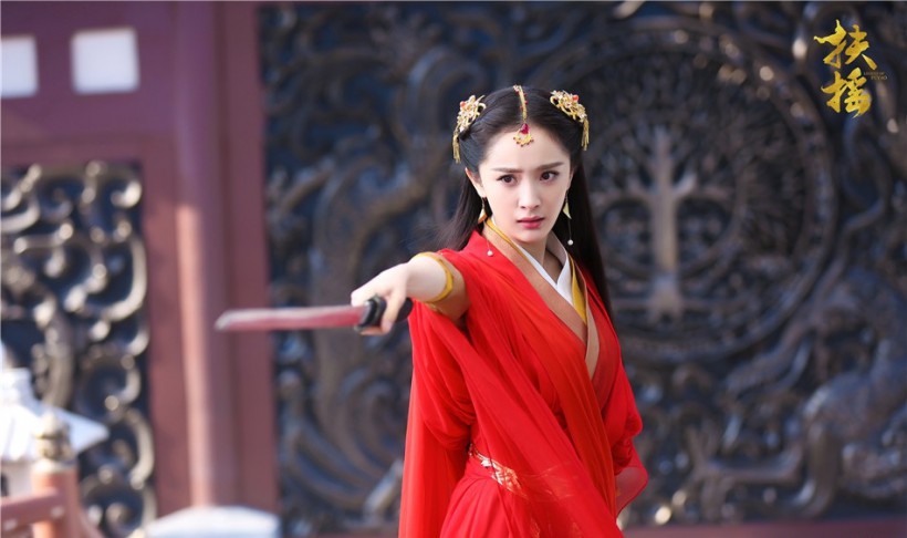 《扶摇》扶摇(杨幂饰)与无极(阮经天饰0深情“醉吻”小别重逢鱼骨定情