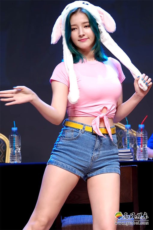 MOMOLAND 女团单拍秀 拍摄日期：180630 【8合集 2.35 GB】