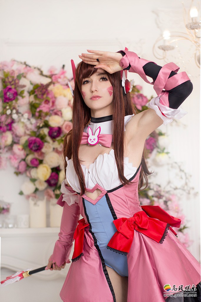 超美俄罗斯小姐姐cos《守望先锋》D.Va：魔法少女俏皮造型又甜又可爱