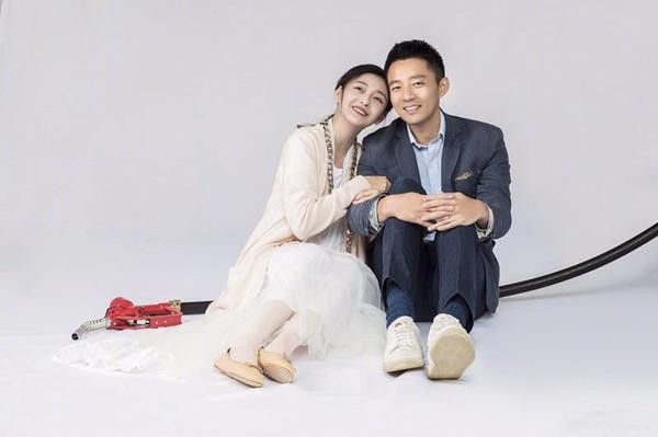 据台媒报道：大S在《幸褔三重奏》中和汪小菲相当甜蜜！霸气的温柔