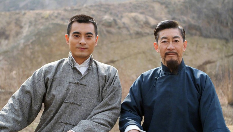 六小龄童晒出与陈龙合照为“大徒弟”庆生：送祝福还送“国际大礼”