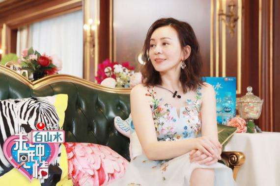 《未见钟情》第八期：互动过程中，王琳与女嘉宾现场学起健身舞