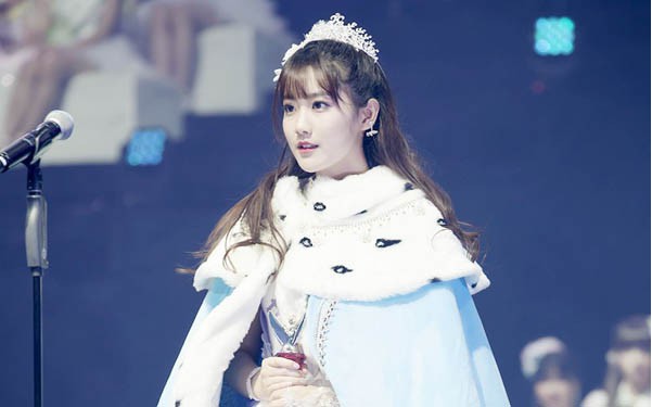 SNH48李艺彤问鼎本届偶像年度人气总决选：如愿斩获排名第一荣耀