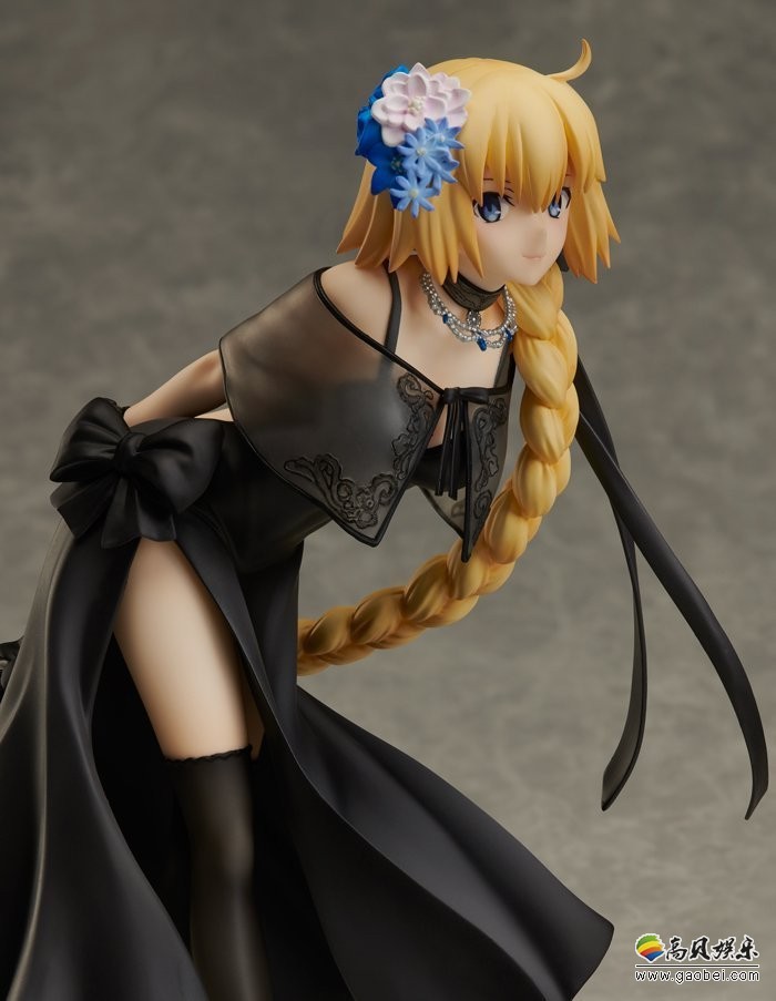 《Fate/Grand Order》英灵正装原型贞德手办：撩人姿势和漂亮美腿