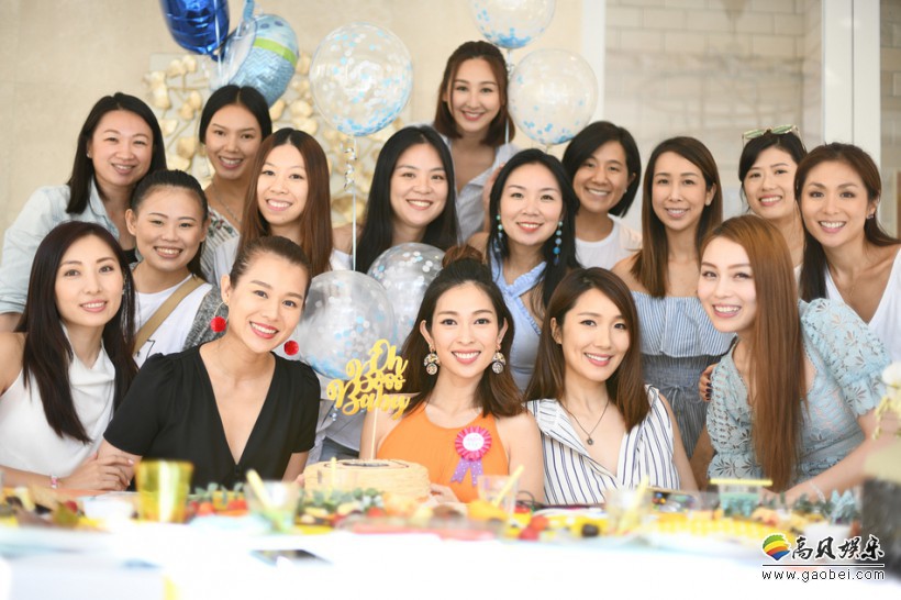 李亚男晒出与闺蜜宋熙年合影：宋熙年“迎子趴”邀请圈内众好友庆贺