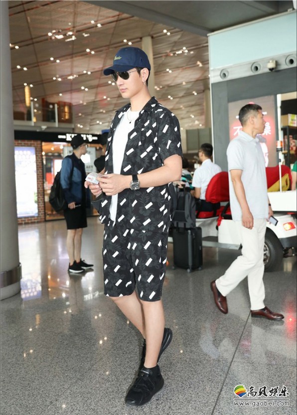 蒲巴甲参与2018年“藏区光明行”走进四川阿坝：为公益贡献一份力量