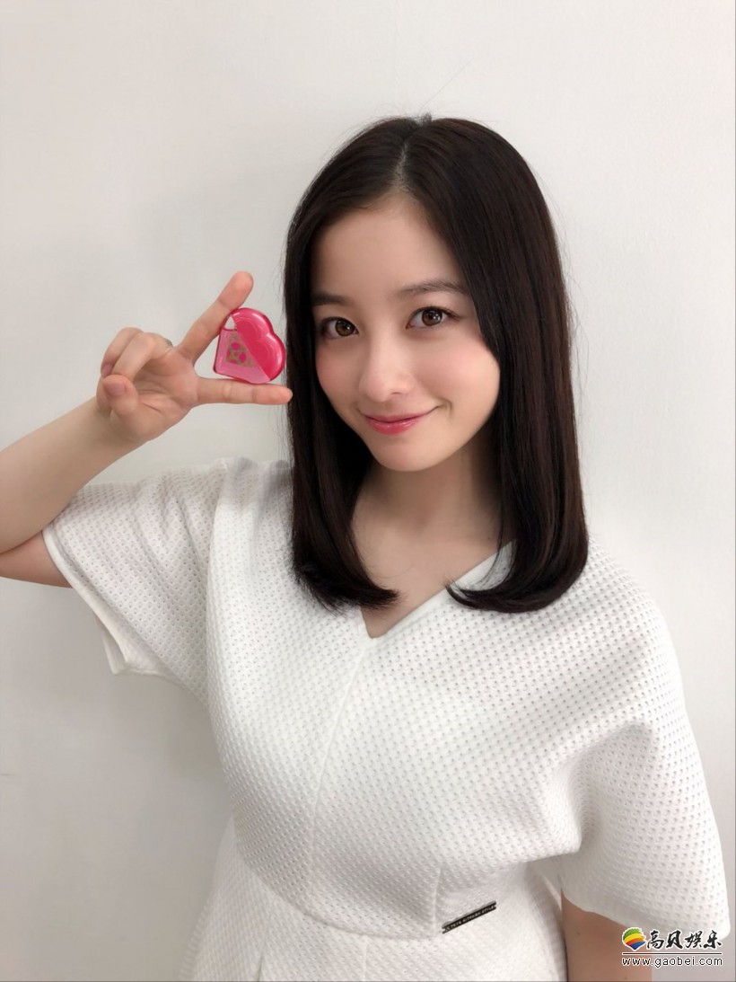 桥本环奈公开素颜照：显示桥本环奈的好皮肤！网友大赞国宝级可爱