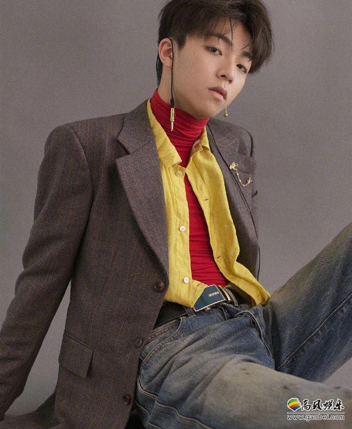 陈立农写真花絮照曝光：时而呆萌可爱，时而冷酷撩人，驾驭多种风格