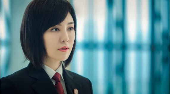 《执行利剑》剧中饰演执行法官左琳的吕佳容:干练利落短发气场十足 《执行利剑》剧中饰演执行法官左琳的吕佳容:干练利落短发气场十足