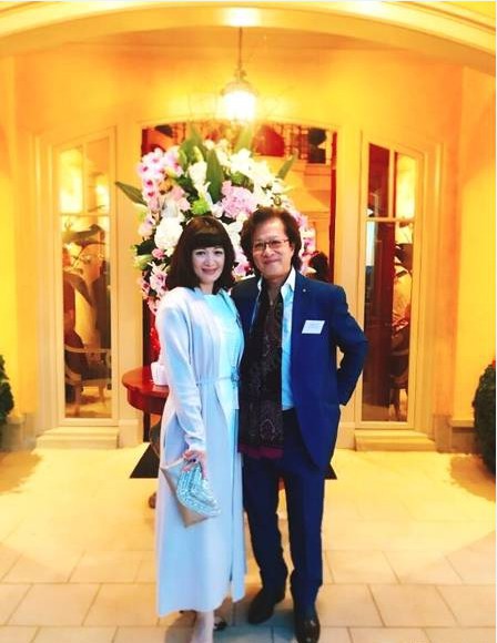 “双儿”陈少霞微博晒出与八亿身家的富豪老公加拿大参加派对美图