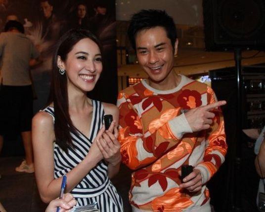 据港媒报道：郑嘉颖与陈凯琳修成正果，如期在巴厘岛举行浪漫婚礼
