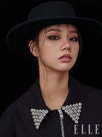 李惠利“摩登女战士”的时装照 烟熏妆展现强大的气场