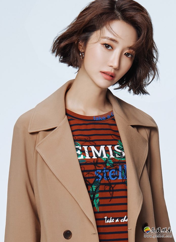 韩国演员高俊熙服装品牌广告画报:"modernity feminine"主题