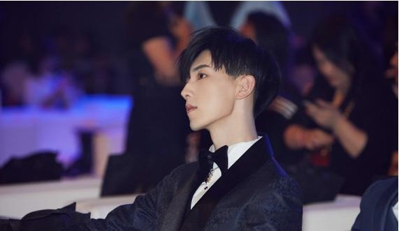 第三届金海鸥国际新媒体影视周举行：郭俊辰亮相颁奖典礼现场