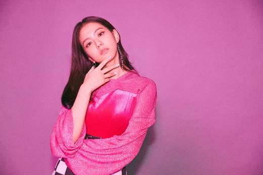 ROSÉ、JISOO二人的广告将于10月1日通过品牌官方SNS公开