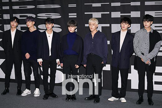 iKON举行新迷你专辑《NEW KIDS:THE FINAL》的简谈发报会