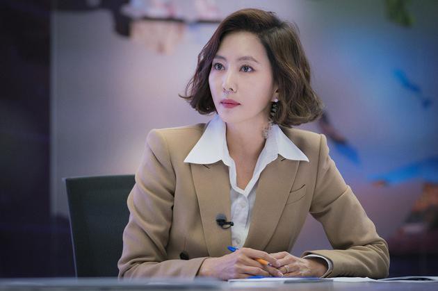 金南珠暌违接演电视剧《谜雾》再度翻红 47岁标准“美魔女” 金南珠暌违接演电视剧《谜雾》再度翻红 47岁标准“美魔女”