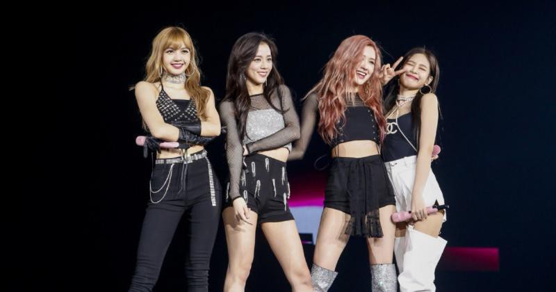 Jennie 决定在 BLACKPINK 的演唱会上首度公开自己的个人歌曲