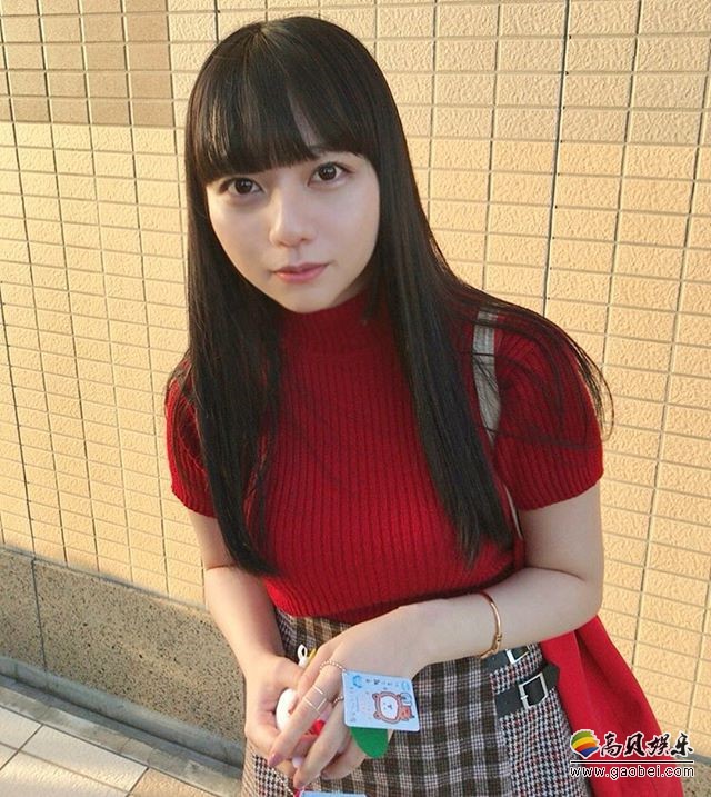 介绍一位外表看似清纯无害：实则性感十足的岛国网络美女白雪里子