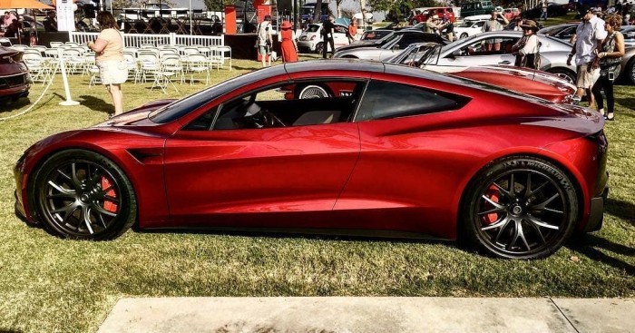 特斯拉公布新车型Roadster：流线型车体时髦十足！前卫车型设计