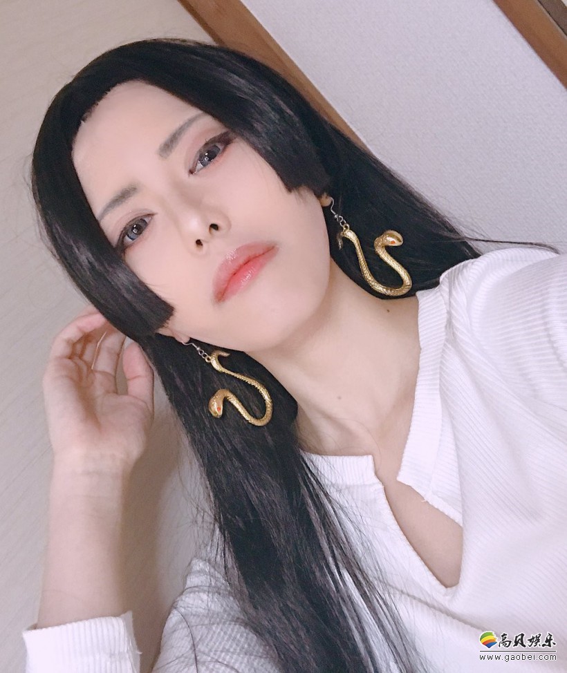 日本11区小姐姐(にわとり)COSERCOS海贼女帝：颜值身材双在线