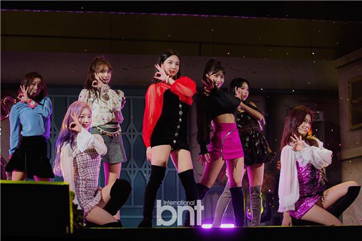 TWICE在KBS ARENA HALL举行第六张迷你专辑的发售纪念SHOW CASE