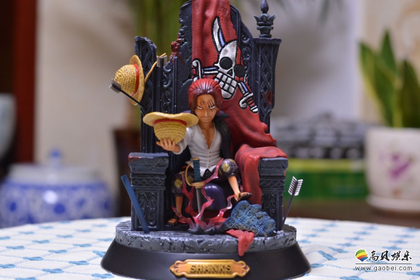 《海贼王》红发香克斯手办:设计了一个非常符合其设定的坐姿“王座” 《海贼王》红发香克斯手办:设计了一个非常符合其设定的坐姿“王座”