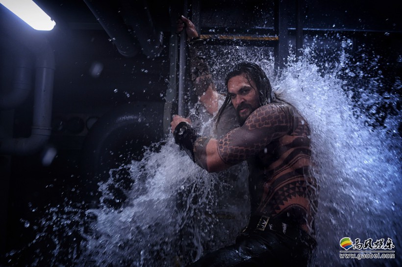 《海王》曝光“颠覆想象”制作特辑：全新打造的亚特兰蒂斯海底世界