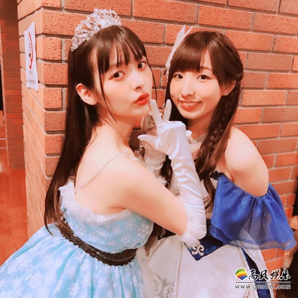 上坂堇参加《偶像大师灰姑娘》6th live演唱会：分享与小姐姐后台合照