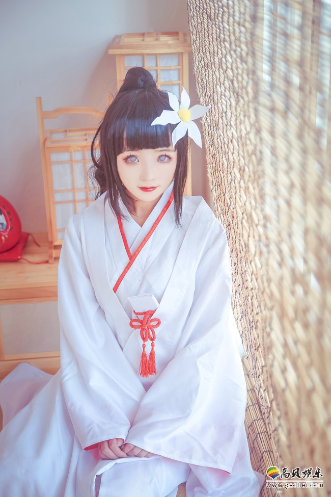 “霁无去冰三分甜”的另一组超美新作品：《火影忍者》雏田白无垢COS