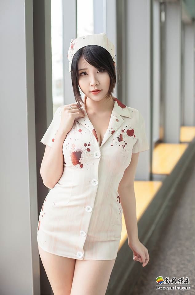 美籍亚裔美女《寂静岭》护士Cos：肉感身材毫无恐惧感，反而火辣性感