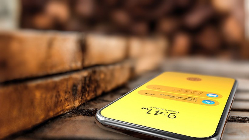 国外设计师打造一款没有任何按键和接口：苹果iPhoneXR 2概念智能手机