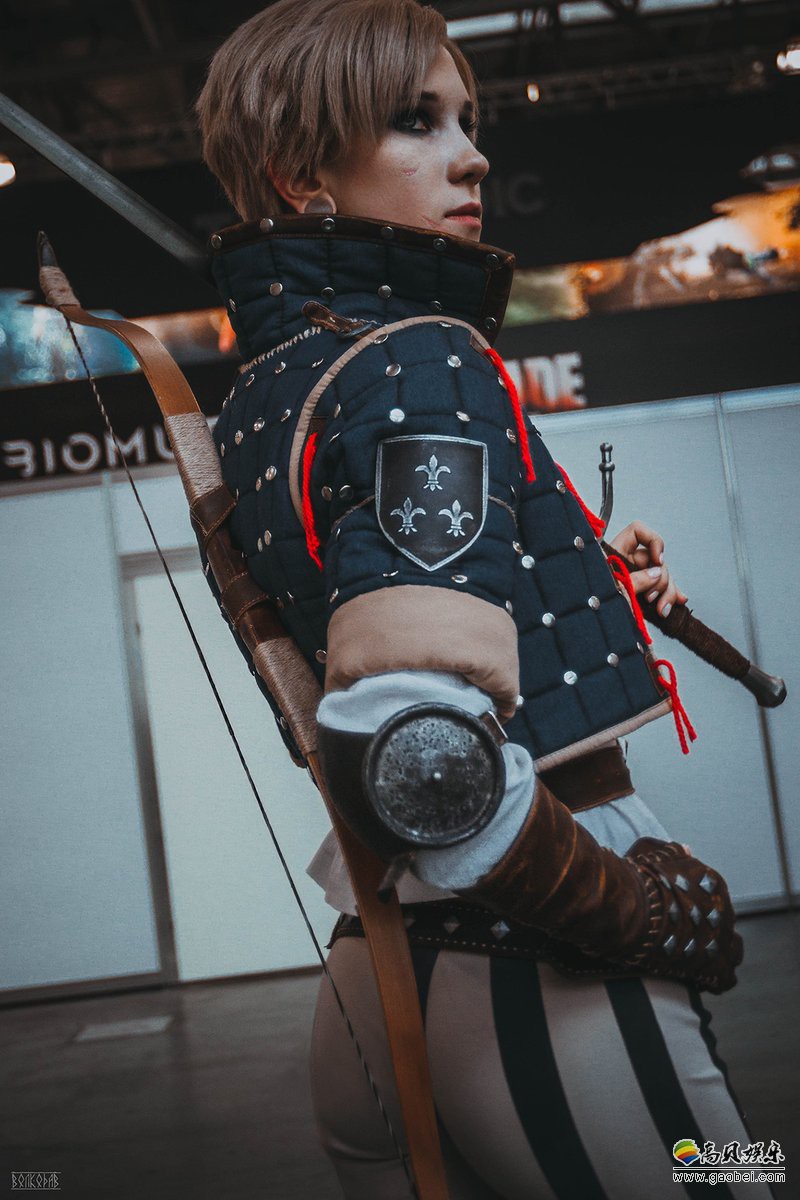 俄罗斯御姐COSPLAY《巫师3》薇丝：本色出演了这位帅气的反抗军小姐姐