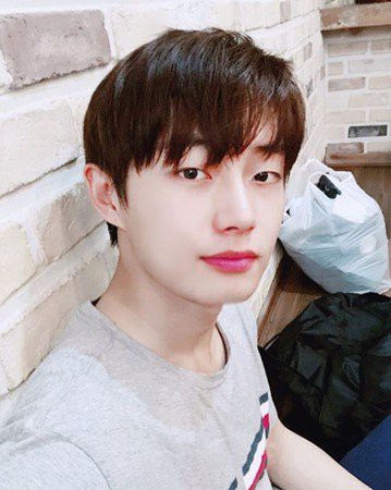 金龙国妈妈社交网站发文 解释不要只相信屏幕上看到的东西