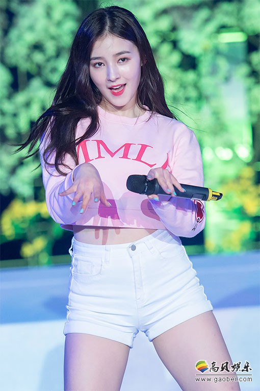 MOMOLAND-NANCY高清图片：庆州樱花节祝贺演出(2)[ID65147]【70合集】