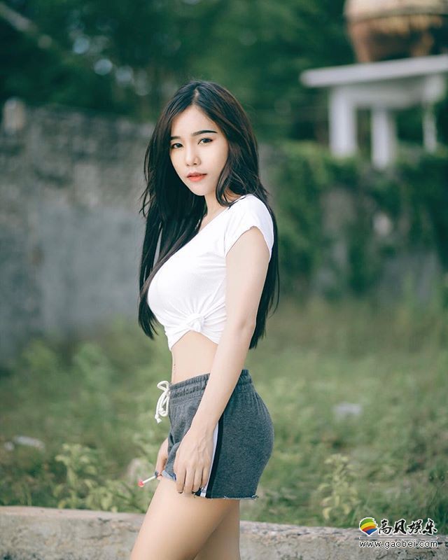 泰国超胸正妹：极品身材和甜美容颜走红网络！也是非常出名的职业模特