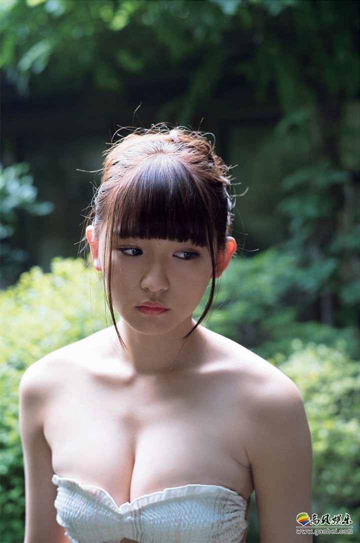 冬日福利「周刊YOUNG MAGAZINE」浅川梨奈写真：阳光沙滩＋比基尼
