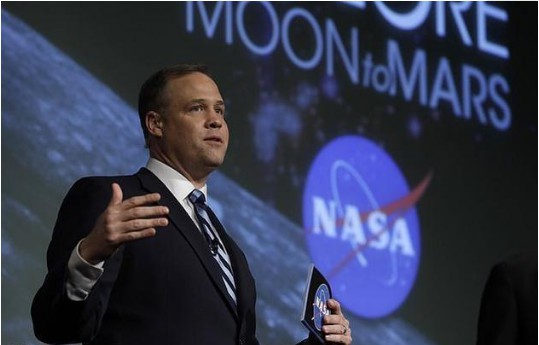 美国宇航局公布美国返回月球最新计划：依靠商业公司共同执行探月任务