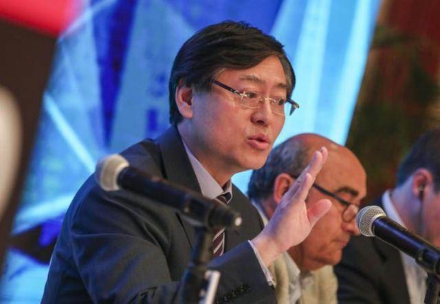 联想CEO杨元庆讲述联想创业故事：倒腾旱冰鞋、电子表！就是为了活下来