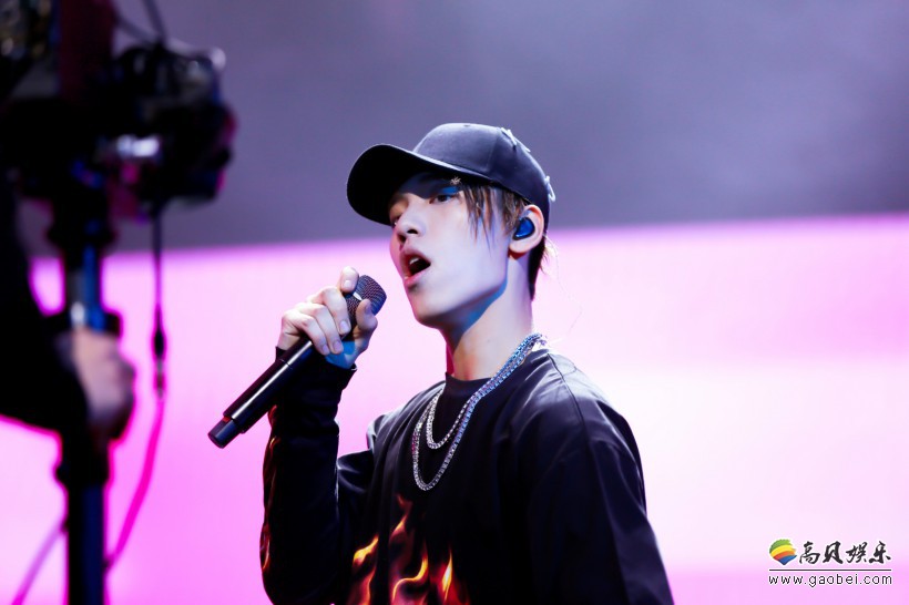《由你音乐榜样》第十一期:王子异携新歌《6am》亮相舞台!惊艳来袭 《由你音乐榜样》第十一期:王子异携新歌《6am》亮相舞台!惊艳来袭
