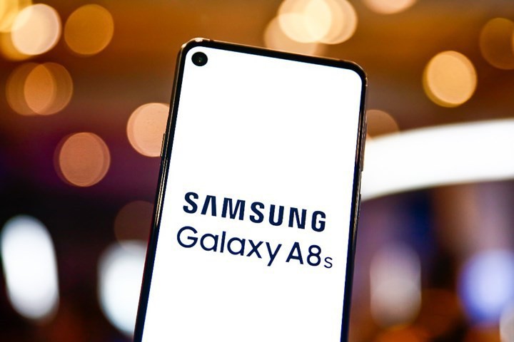 三星首款屏内开孔手机Galaxy A8s开启预约：6.4寸黑瞳全视屏＋后置三摄