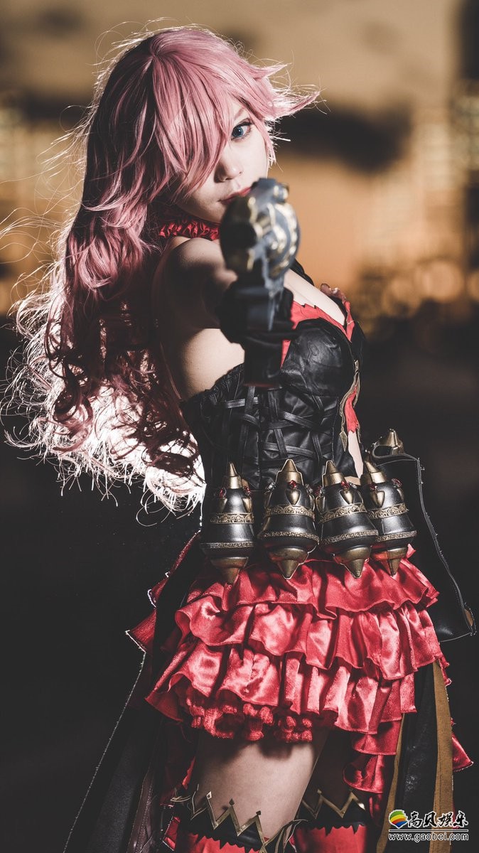 岛国小姐姐COSPLAY作品：游戏《死亡爱丽丝》代表“卑劣”“灰姑娘”