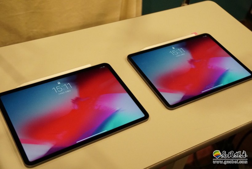 小岛秀夫晒出最新工作照：工作室换上新款ipad Pro！抛弃以前纸质台本