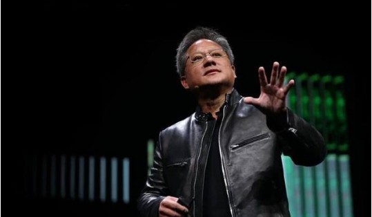 CES采访环节黄仁勋答复记者：云游戏永远不可能替代PC！这是物理法则