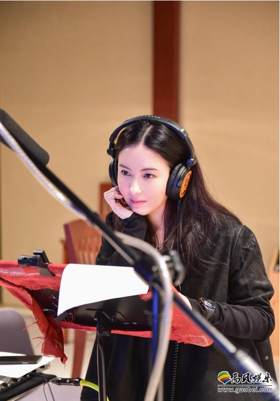 张柏芝接受周星驰邀请为其指导电影《新喜剧之王》献声配音：助力星爷
