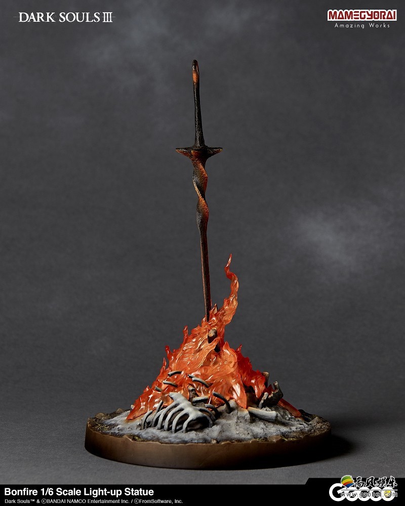 《黑暗之魂》1/6篝火雕像：篝火可以“点亮”插在火中的螺旋剑可以取下