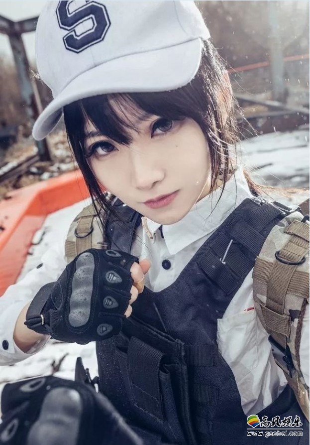 coser@兔买买bunny给我们带来了绝地求生cos：小心哦！她已经瞄准你