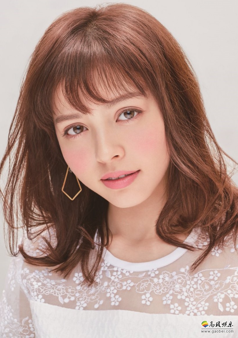 日本“次世代”嫩模加藤ナナ：年仅20岁日荷混血杂志模特！天使般容颜
