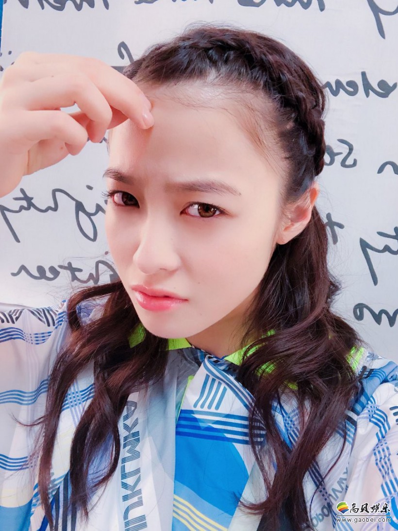 桥本环奈推特上晒出了自己胎毛照片：毛茸茸的胎毛让人感觉手感相当好